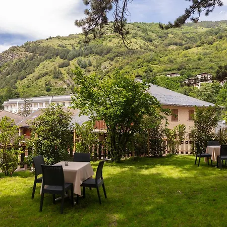 Chalet-hôtel Le Belvédère Hotel 3*
